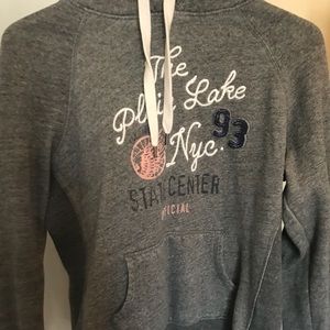 Woman’s NY hoodie